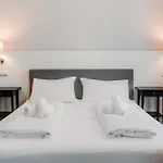 Atrium 3*