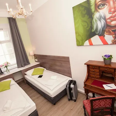 Urban Hotel 3*
